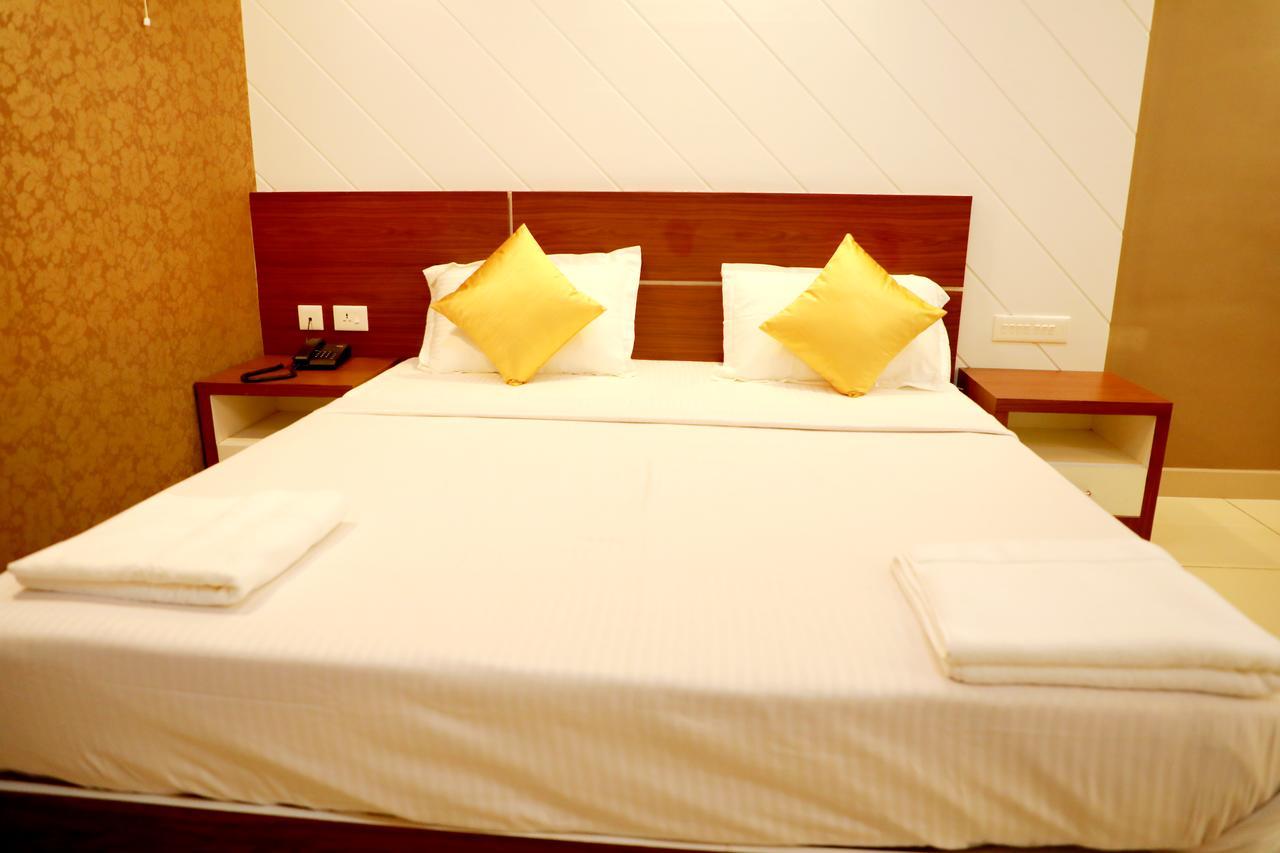 Wayanad Royal Crown Hotel Kalpetta Eksteriør billede