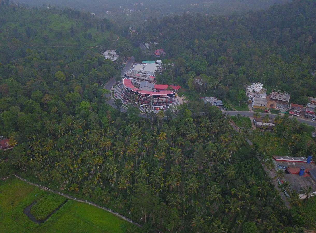 Wayanad Royal Crown Hotel Kalpetta Eksteriør billede